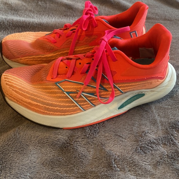 New Balance Fuel Cell Rebel - Picture 3 of 5